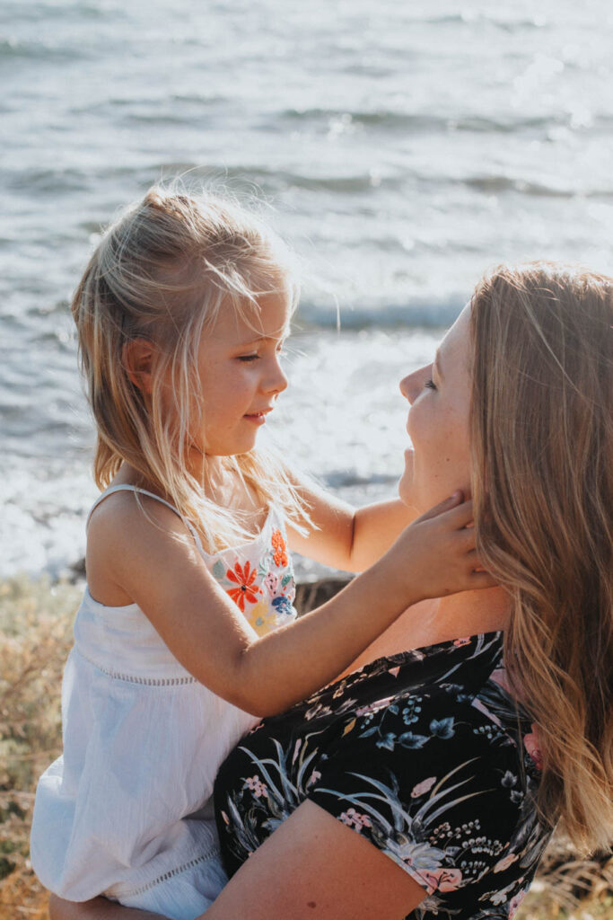 family photoshoot beaumaris beach mother and daughter photoshoot bayside beach