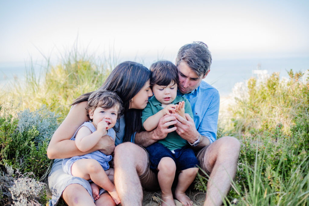 family photoshoot in Bayside with two brothers and their mum and dad